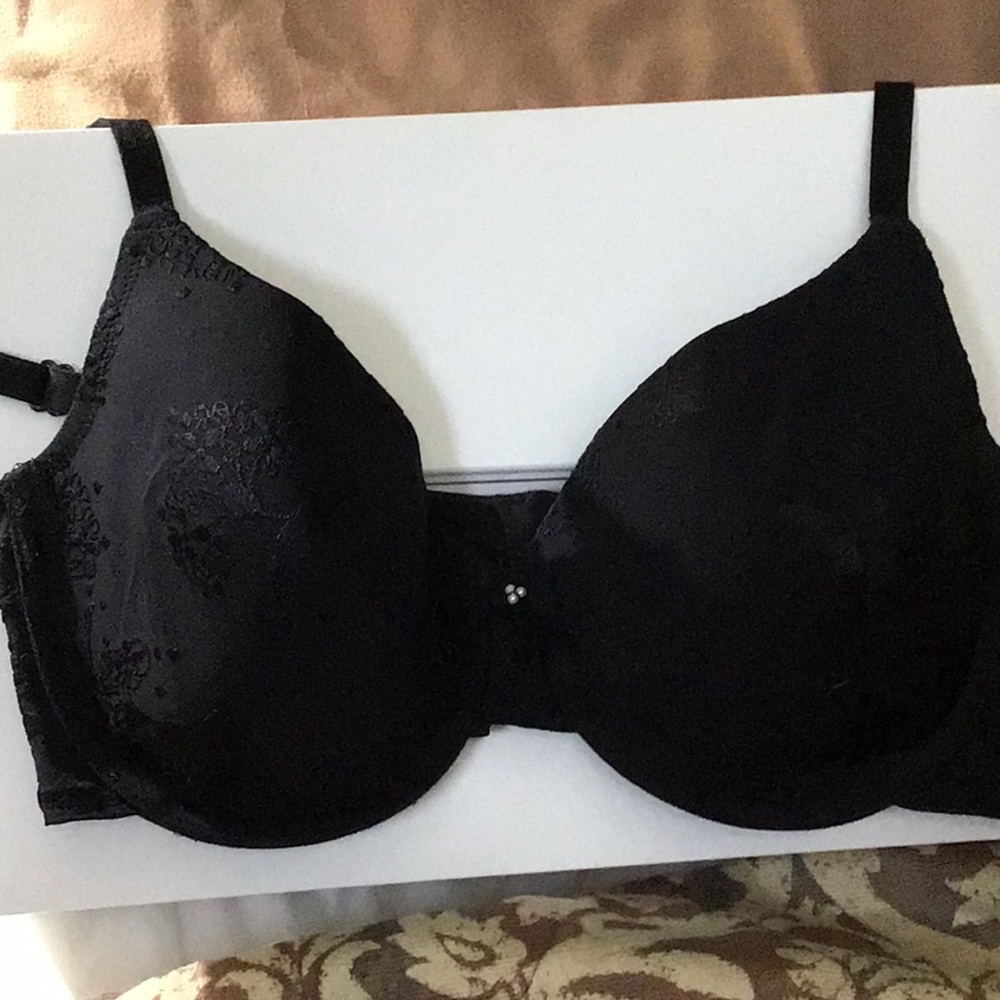 Black underwire bra size 34D